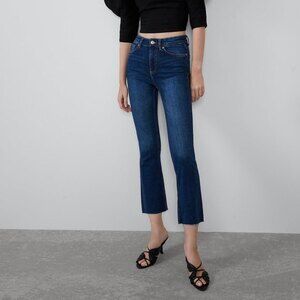 Denim Zara Cropped Flare Raw Hem Jeans (NWT)